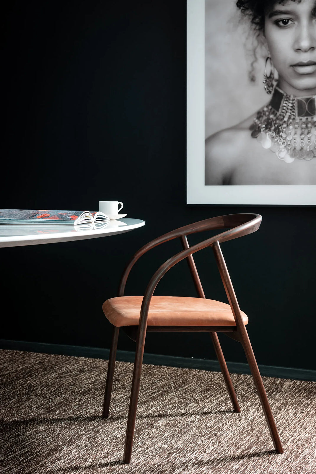 DAEN Chair