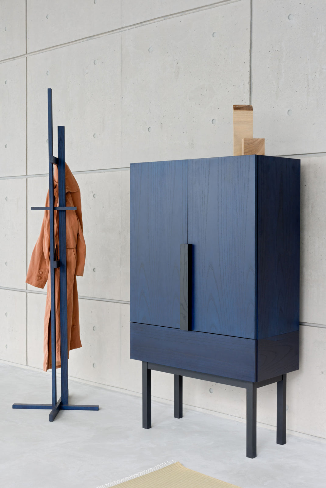 ELEMENTS Coat Stand