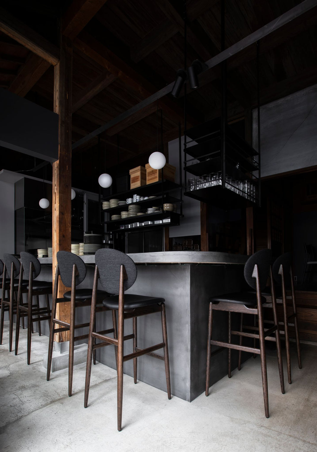 OUTLINE Barstools