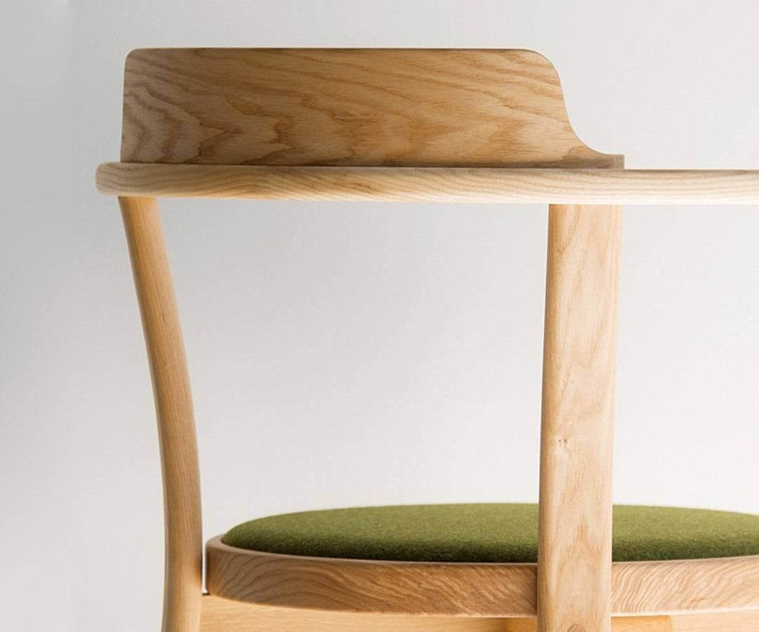 RUNT OM Stool