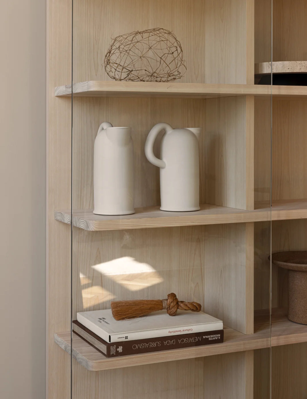 HIKARI Cabinet