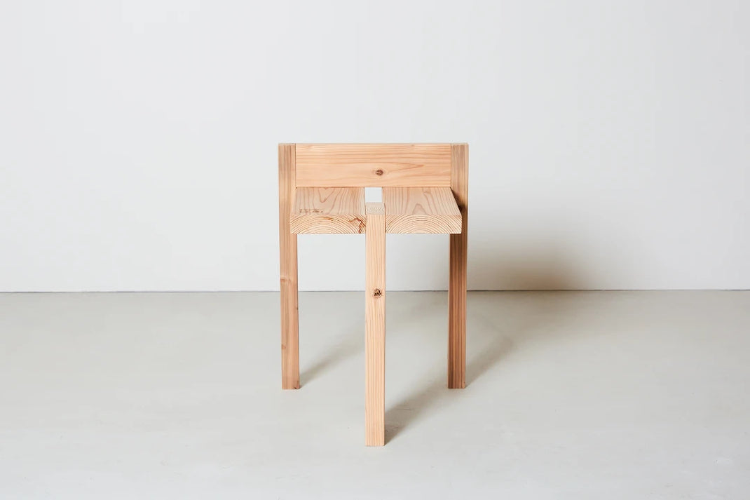 TRIPODAL Stool