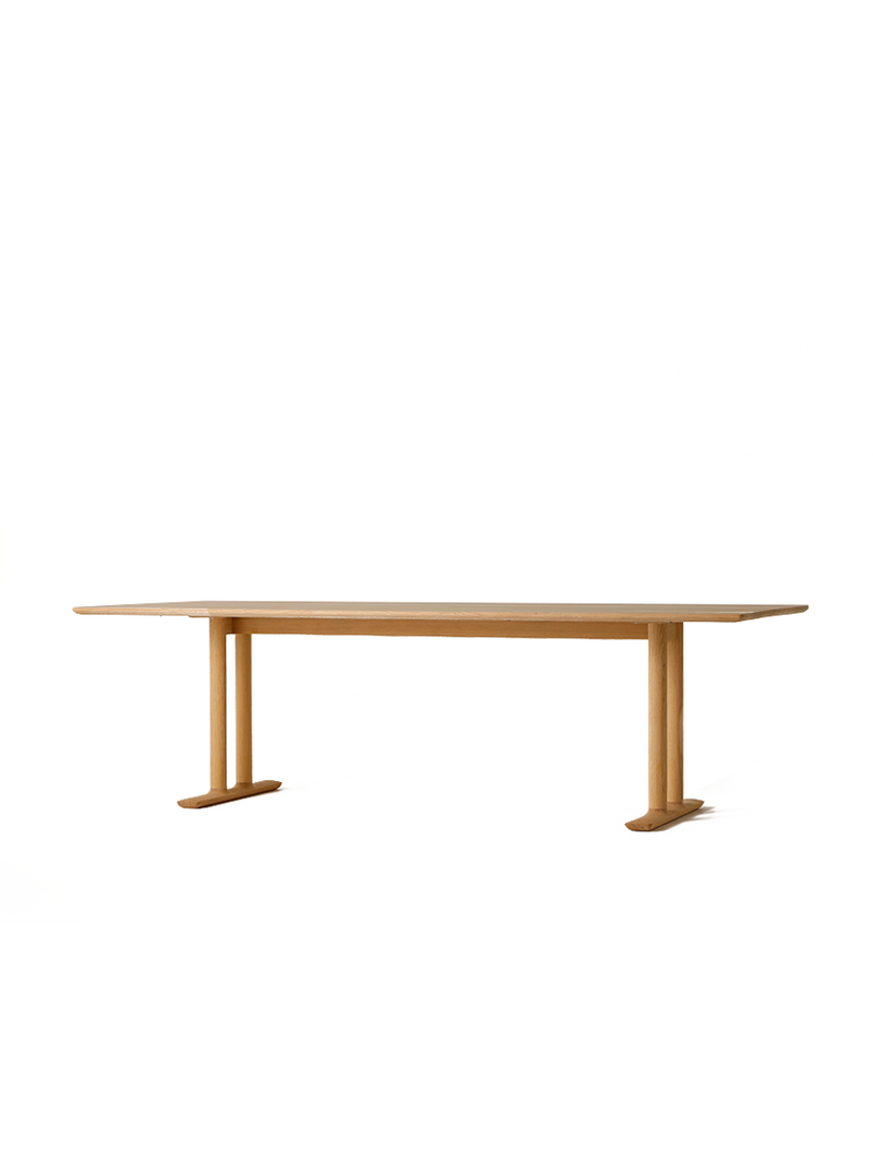 CHORUS Dining Table