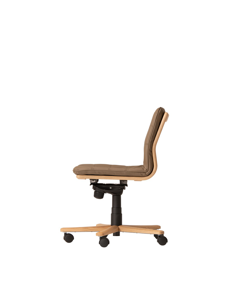 LAVENDER Castor Chair