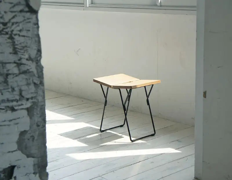 RIKI Solid Stool - Oak (C)