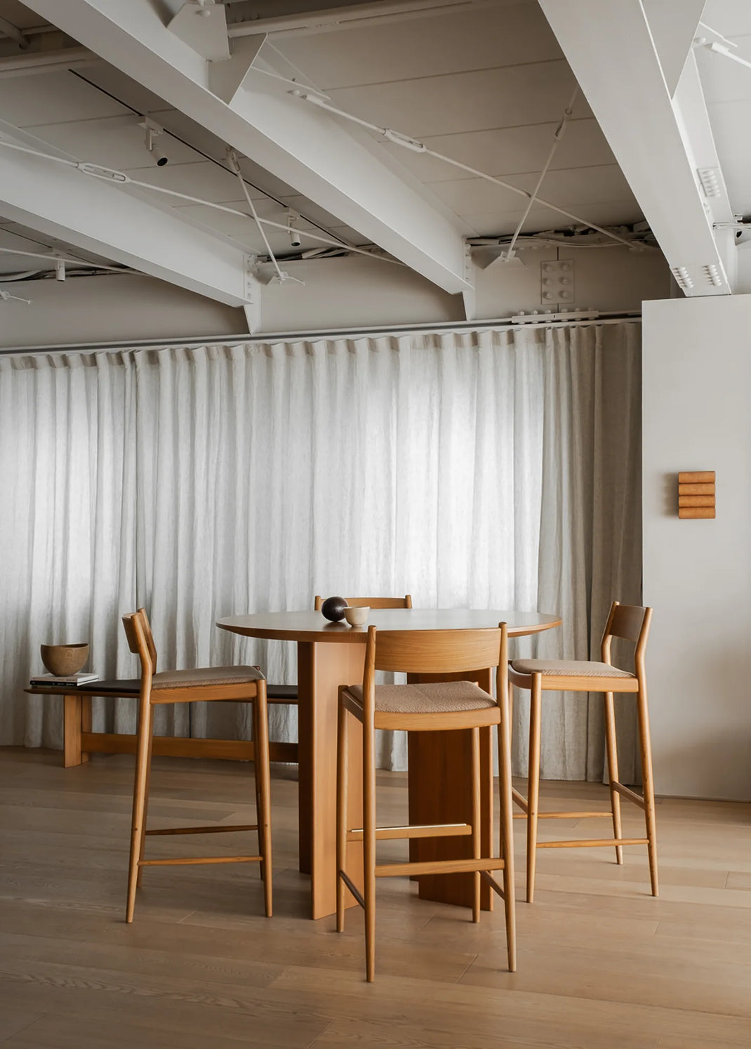 A-HT01 High Table