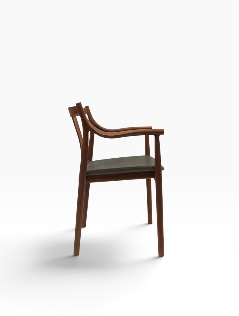 CHORUS Armchair (C)