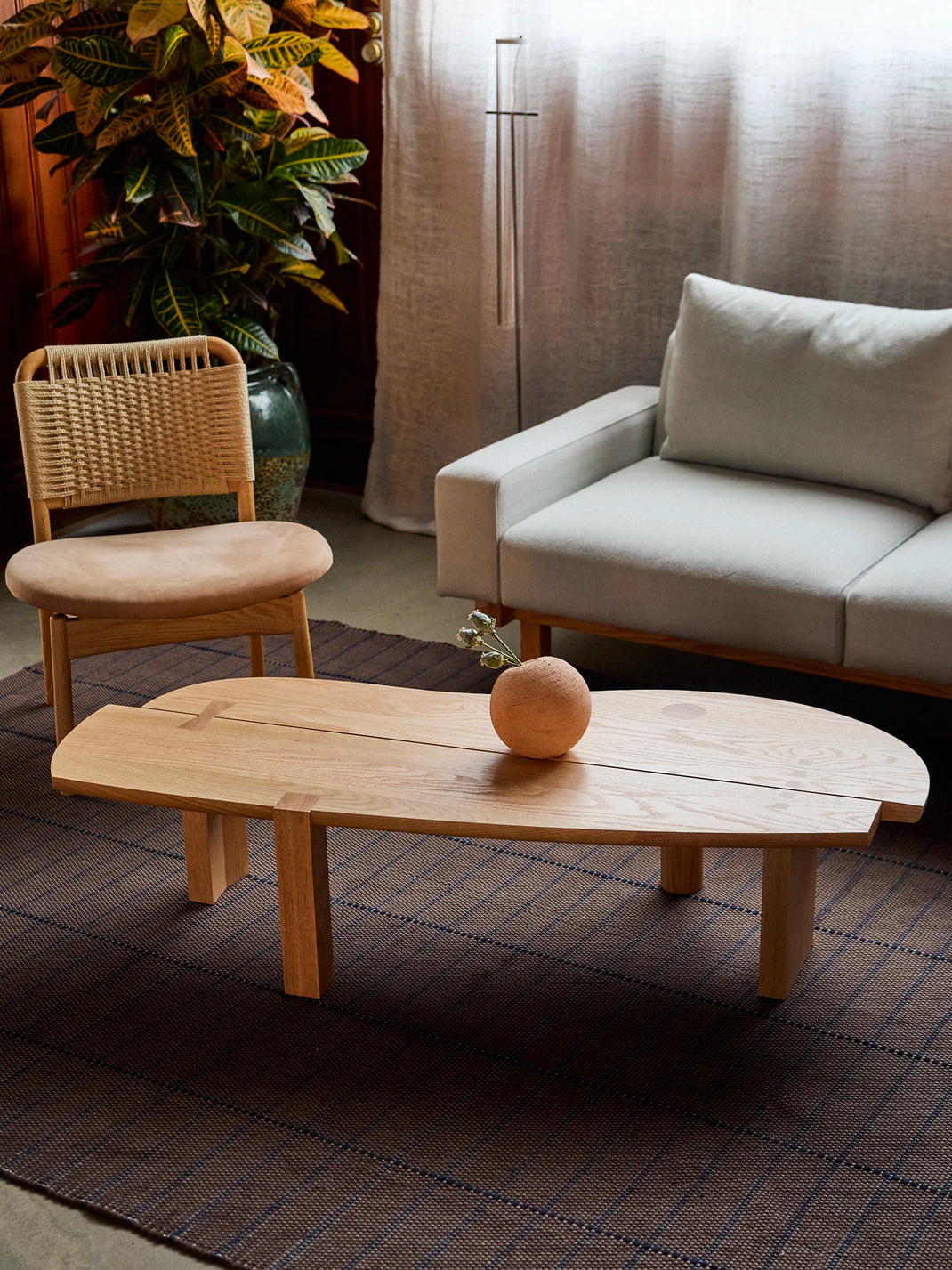 EN Coffee Table