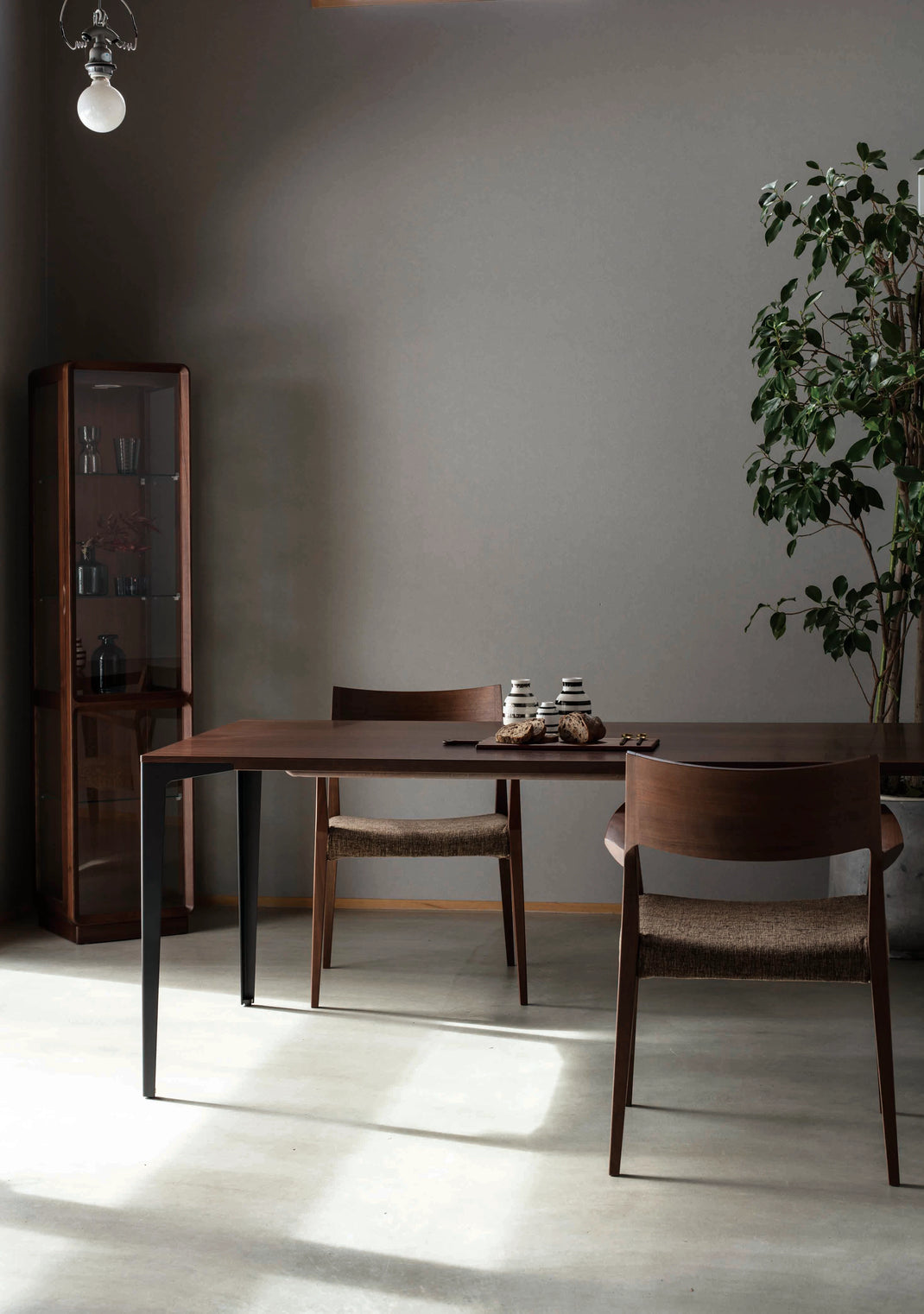 FORMS J Dining Table