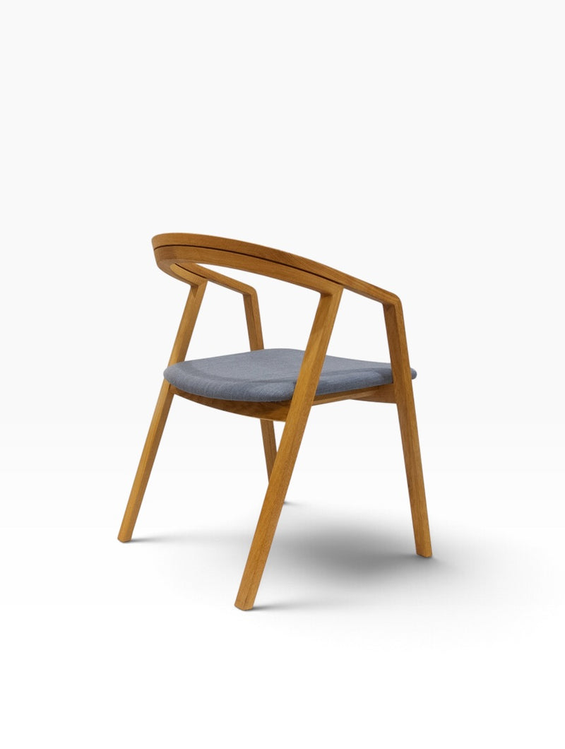 UU Chair (C)
